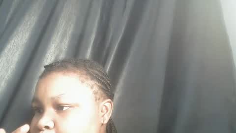 creamyposh1 online show from 11.24.25