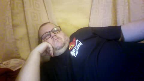 Snapshot of creeeping_death chatting on 04.12.26 The hopeless romantic online show from 04.12.26