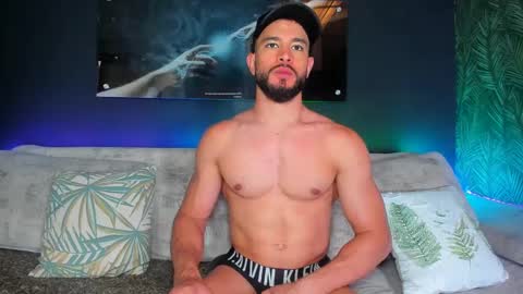 Snapshot of crhistian1_ chatting on 03.11.25 CRHISTIAN online show from 03.11.25