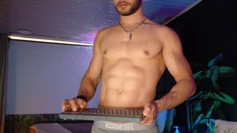 Snapshot of crhistian1_ chatting on 09.10.25 CRHISTIAN online show from 09.10.25