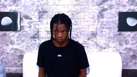 Snapshot of criisbrown_ chatting on 11.25.25 CriisBrown online show from 11.25.25