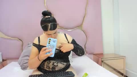 Snapshot of criistaal__ chatting on 05.27.26 Criistaal online show from 05.27.26