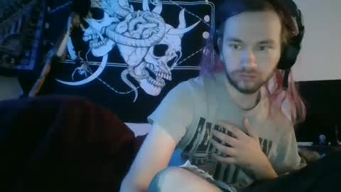 Snapshot of crimsondae chatting on 12.19.24 Spookie Dae online show from 12.19.24