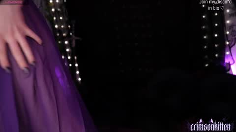 Crimson Kitten online show from 10.14.25