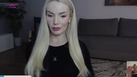 Snapshot of cris_tinne chatting on 01.05.25 cris_tinne online show from 01.05.25