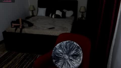 Snapshot of cris_tinne chatting on 01.14.26 cris_tinne online show from 01.14.26