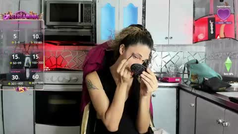 Snapshot of crisozzz chatting on 06.06.26 Cristina Onazis online show from 06.06.26
