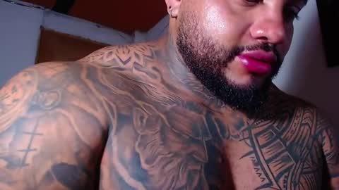 Snapshot of criss_zander202 chatting on 12.20.24 criss zander online show from 12.20.24