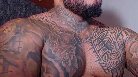 Snapshot of criss_zander202 chatting on 12.30.24 criss zander online show from 12.30.24