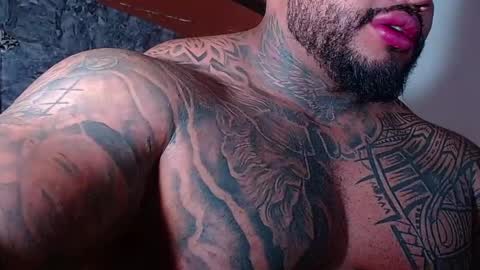 Snapshot of criss_zander202 chatting on 01.14.25 criss zander online show from 01.14.25