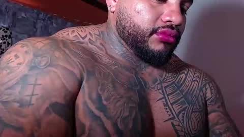 Snapshot of criss_zander202 chatting on 01.21.25 criss zander online show from 01.21.25