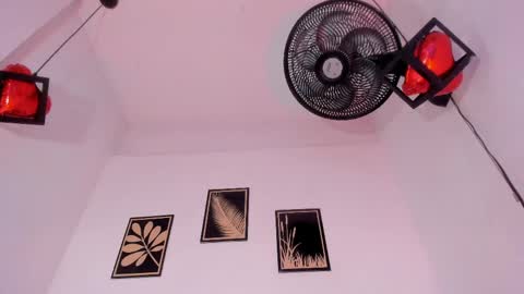 criss_zuri online show from 04.01.26