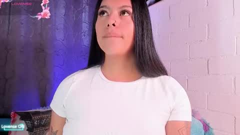 Snapshot of cristal_dark_ chatting on 12.19.25 Cris online show from 12.19.25