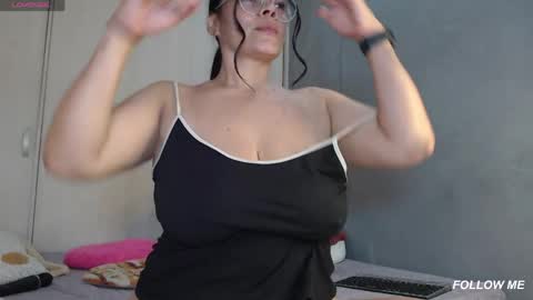 Snapshot of cristal_sexyboobs_ chatting on 05.08.26 Cristal online show from 05.08.26
