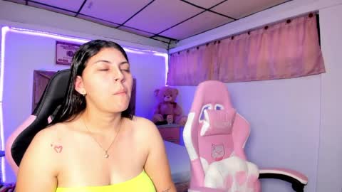 Snapshot of cristal_smith20 chatting on 06.04.26 cristal_smith20 online show from 06.04.26