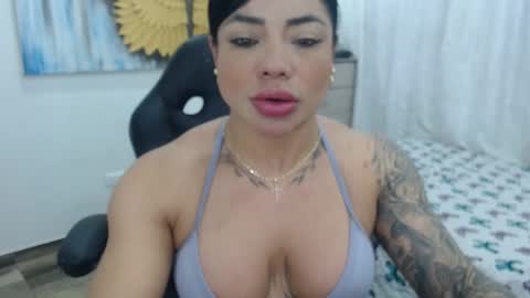 Snapshot of cristalbeautiful1 chatting on 09.22.25 Natalie online show from 09.22.25