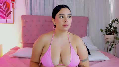 Snapshot of cristalcutte_ chatting on 12.30.24 Cristal Cute online show from 12.30.24