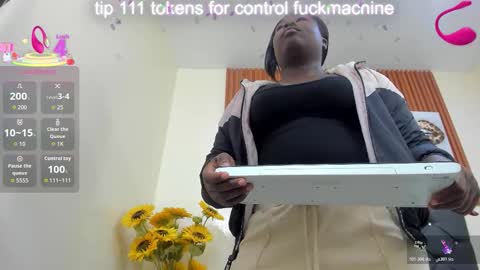 Snapshot of cristale69 chatting on 11.14.25 cristale69 online show from 11.14.25