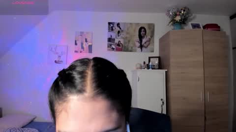 Snapshot of cristamunez chatting on 02.25.26 veronika online show from 02.25.26