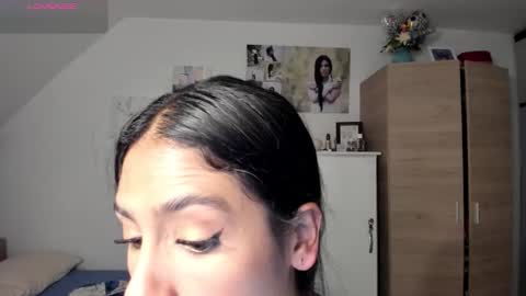 Snapshot of cristamunez chatting on 03.03.26 veronika online show from 03.03.26