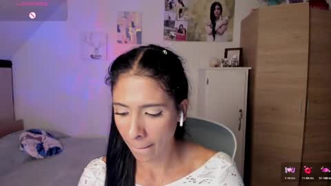 Snapshot of cristamunez chatting on 04.21.26 veronika online show from 04.21.26