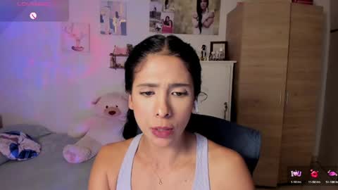 Snapshot of cristamunez chatting on 04.23.26 veronika online show from 04.23.26