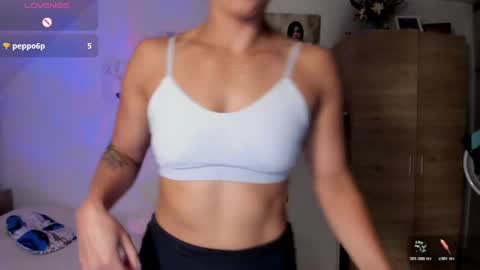 Snapshot of cristamunez chatting on 05.01.26 veronika online show from 05.01.26