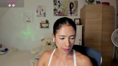 Snapshot of cristamunez chatting on 05.07.26 veronika online show from 05.07.26