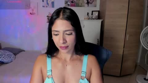 Snapshot of cristamunez chatting on 05.14.26 veronika online show from 05.14.26