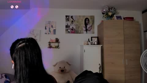 Snapshot of cristamunez chatting on 05.20.26 veronika online show from 05.20.26