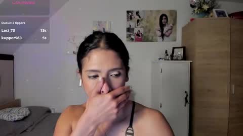 Snapshot of cristamunez chatting on 05.28.26 veronika online show from 05.28.26