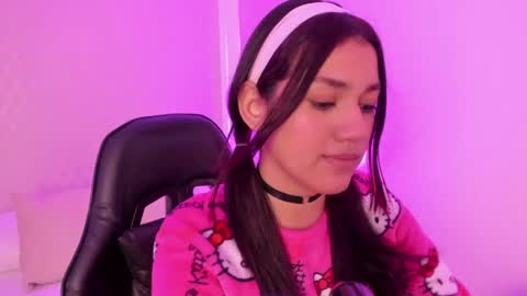 Snapshot of cristin_collins chatting on 04.10.26 C R I S T I N online show from 04.10.26