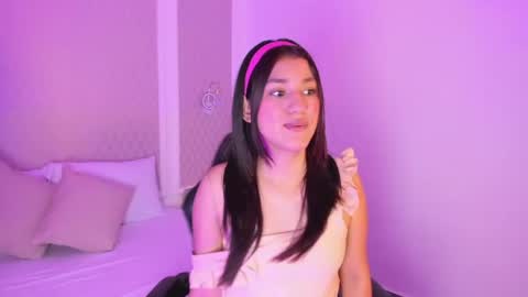 Snapshot of cristin_collins chatting on 04.21.26 C R I S T I N online show from 04.21.26