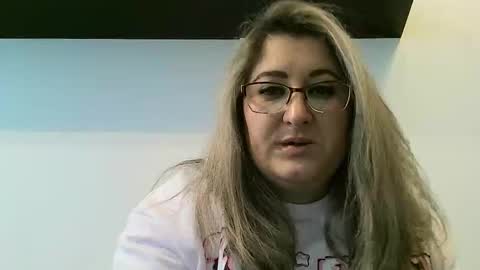 Snapshot of cristina20021991 chatting on 03.02.25 cristina20021991 online show from 03.02.25