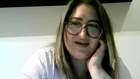 Snapshot of cristina20021991 chatting on 03.09.26 cristina20021991 online show from 03.09.26