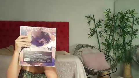 Snapshot of cristina_aznar chatting on 07.10.26 Cris online show from 07.10.26