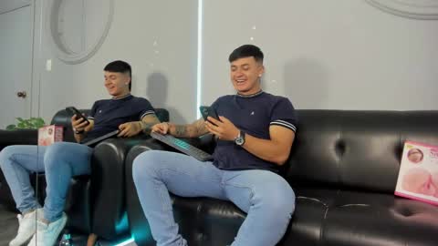 Snapshot of cristopher_strong chatting on 01.14.25 Cristopher online show from 01.14.25