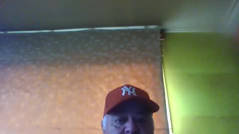 Snapshot of crmperez chatting on 01.20.25 crmperez online show from 01.20.25