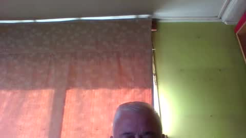 Snapshot of crmperez chatting on 04.01.26 crmperez online show from 04.01.26