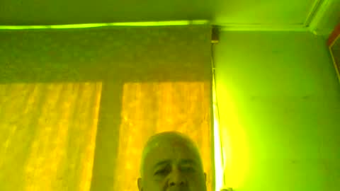 Snapshot of crmperez chatting on 05.20.26 crmperez online show from 05.20.26
