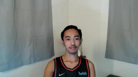 Snapshot of crocodale chatting on 09.15.25 crocodale online show from 09.15.25