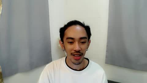 Snapshot of crocodale chatting on 09.16.25 crocodale online show from 09.16.25