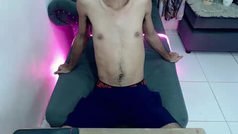 Snapshot of crocodale chatting on 09.20.25 crocodale online show from 09.20.25