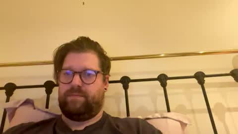 crouchendtiger online show from 10.17.25