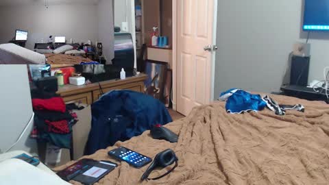 Snapshot of crownandkat chatting on 02.25.26 Crownandkat online show from 02.25.26