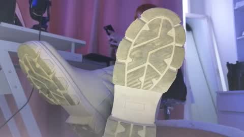 Cruel Siren online show from 11.26.25