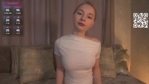 Snapshot of cruelcutie chatting on 11.26.25 Rina online show from 11.26.25