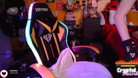 Snapshot of cryptidtwink chatting on 02.27.26 CryptidTwink online show from 02.27.26