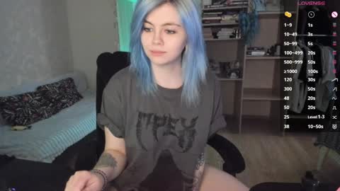 Snapshot of cryptobjgirlv2 chatting on 04.07.26 Lilith online show from 04.07.26