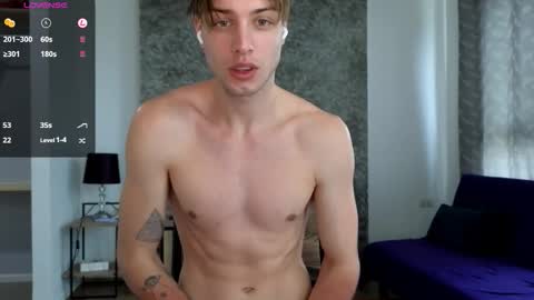 Snapshot of cryptongood chatting on 11.10.25 Lin inst lingoodyy online show from 11.10.25